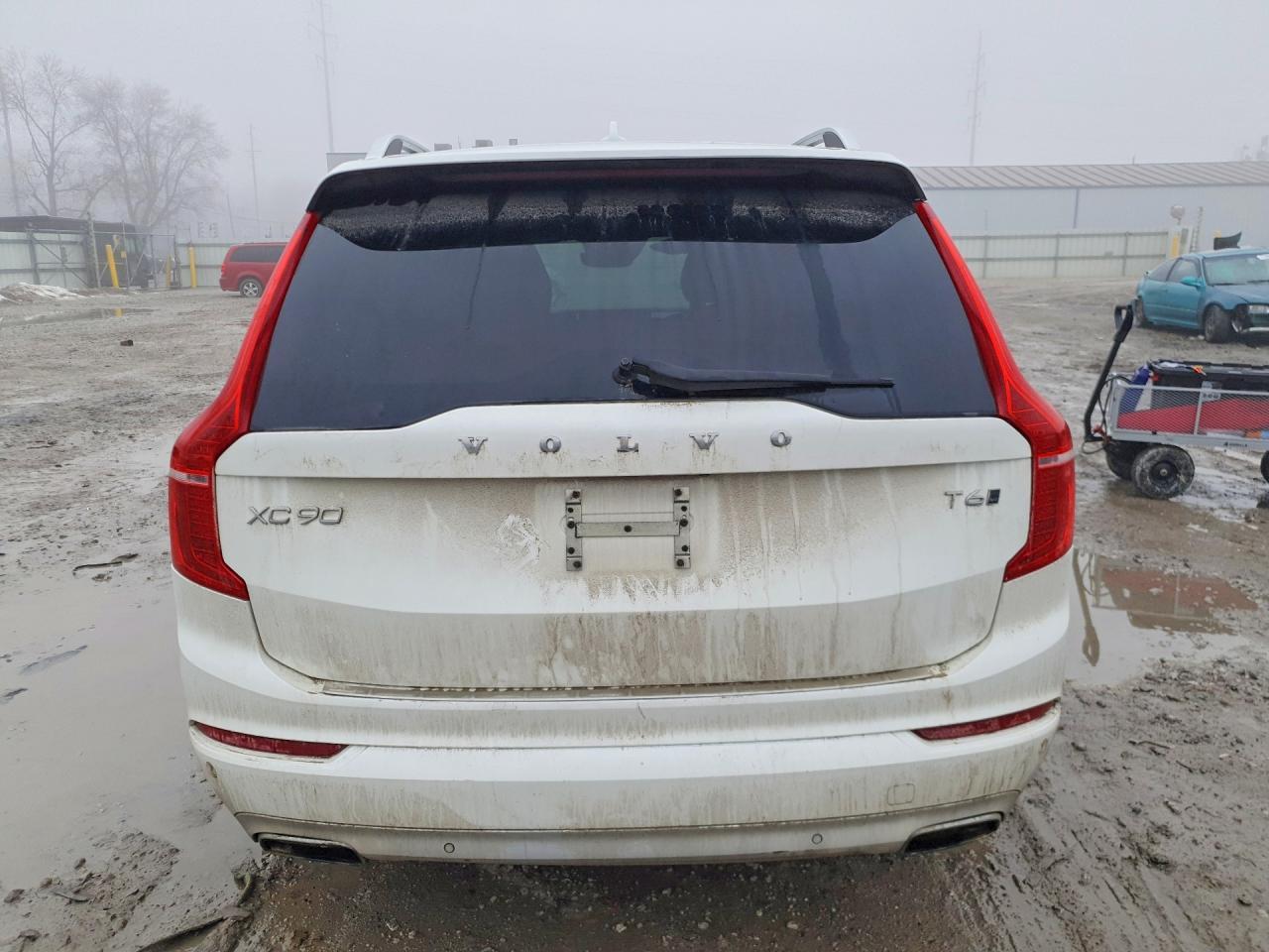 2017 VOLVO XC90