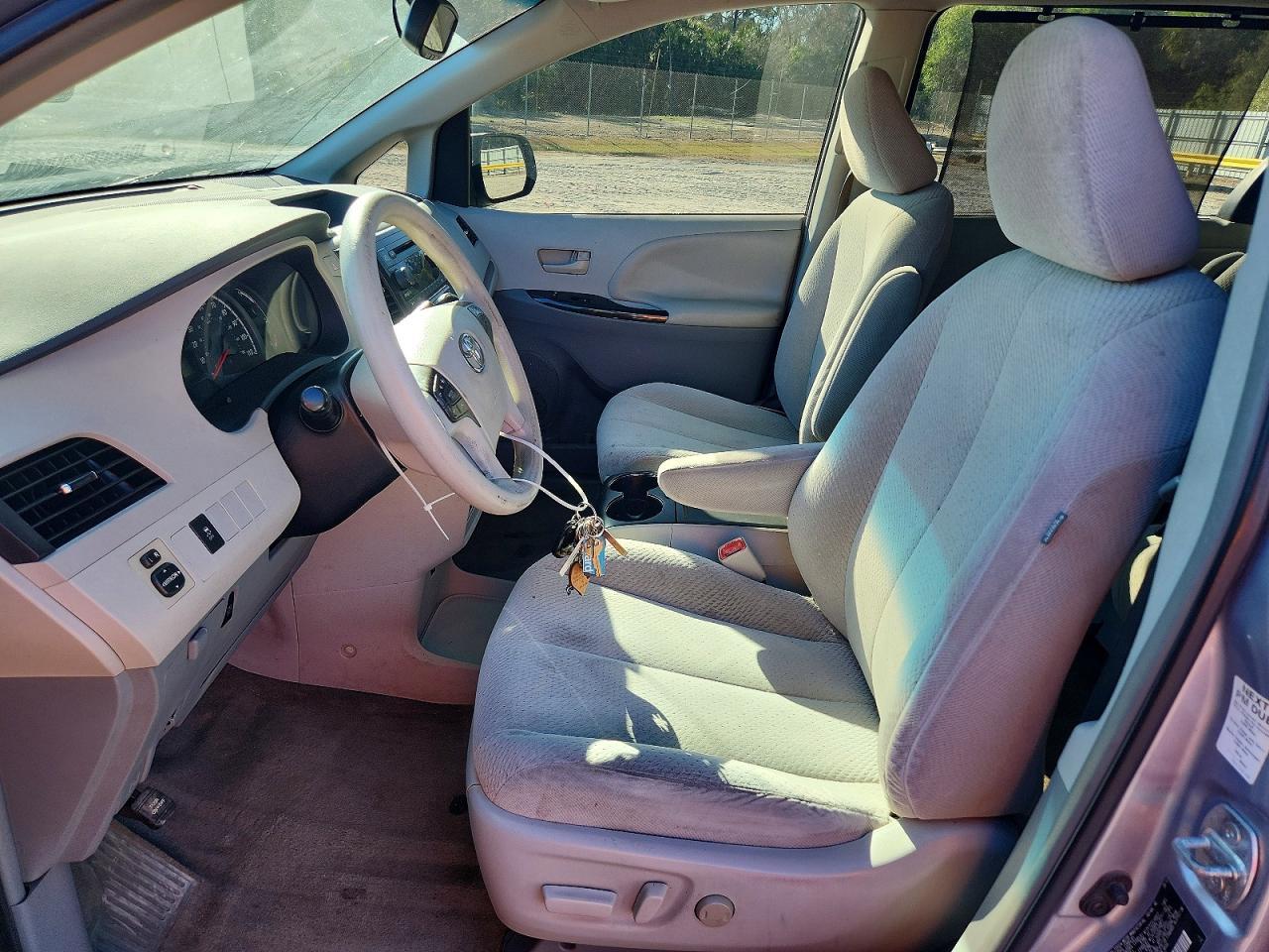 2014 TOYOTA SIENNA