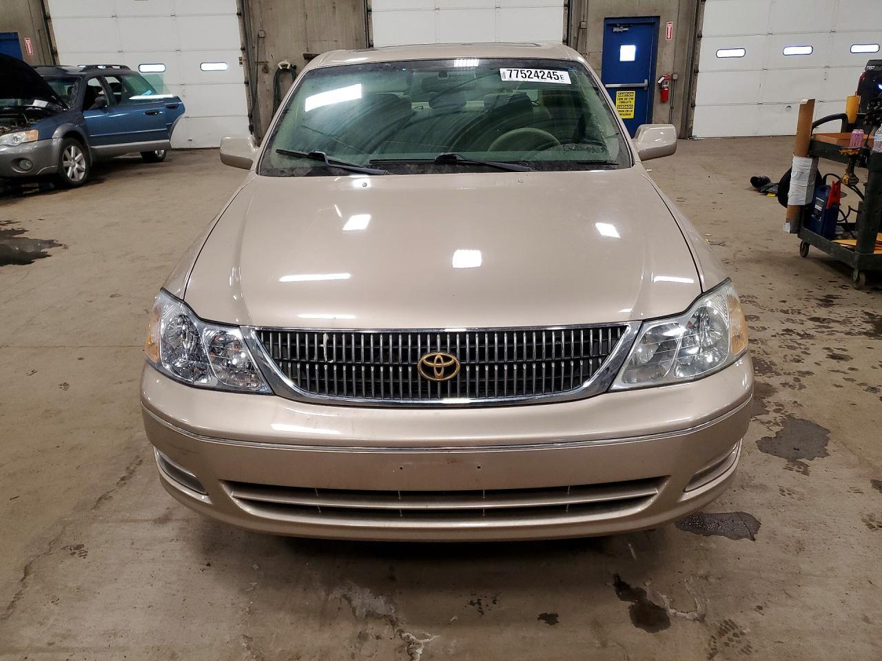 2002 TOYOTA Avalon