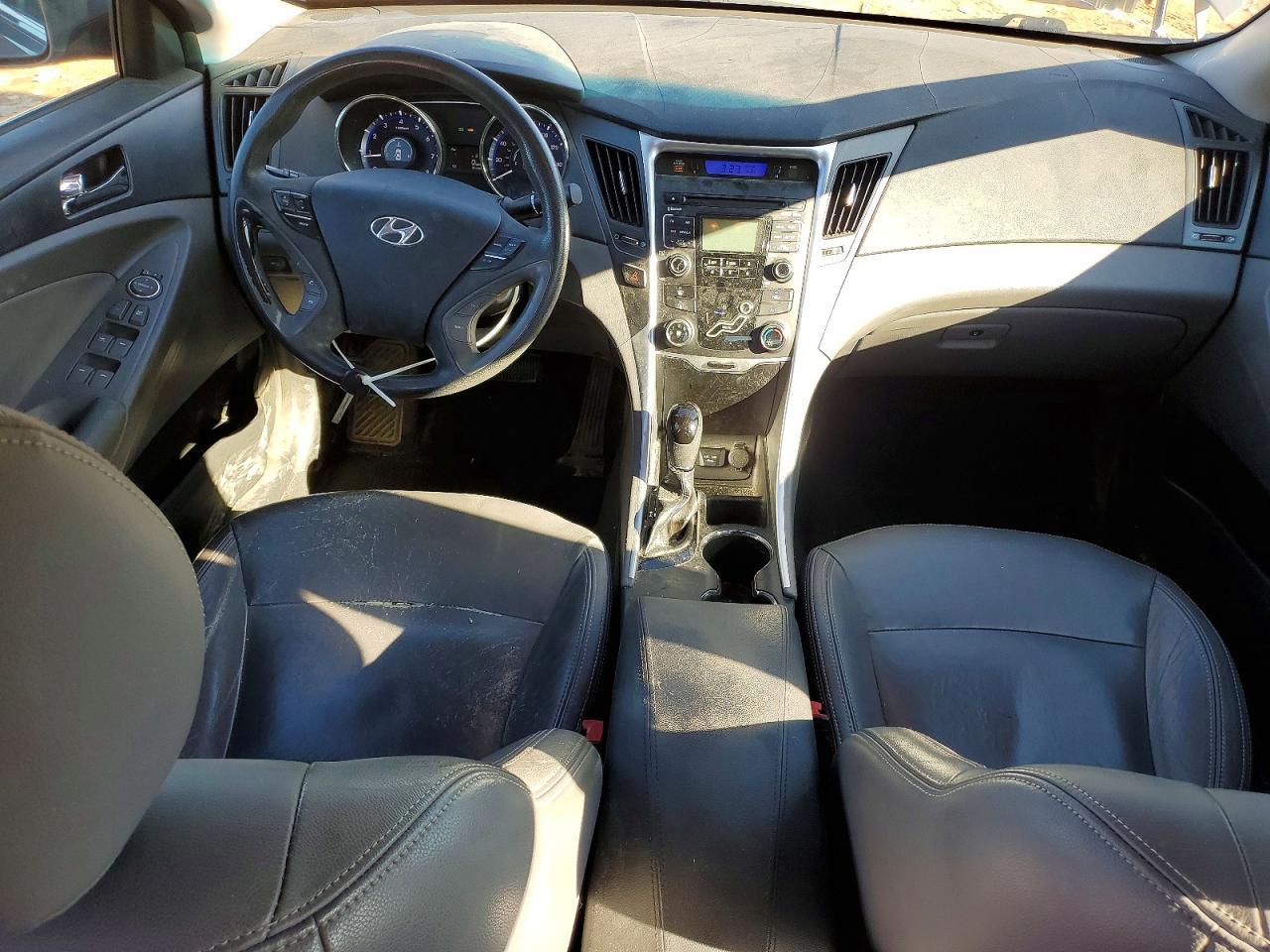 2011 HYUNDAI SONATA