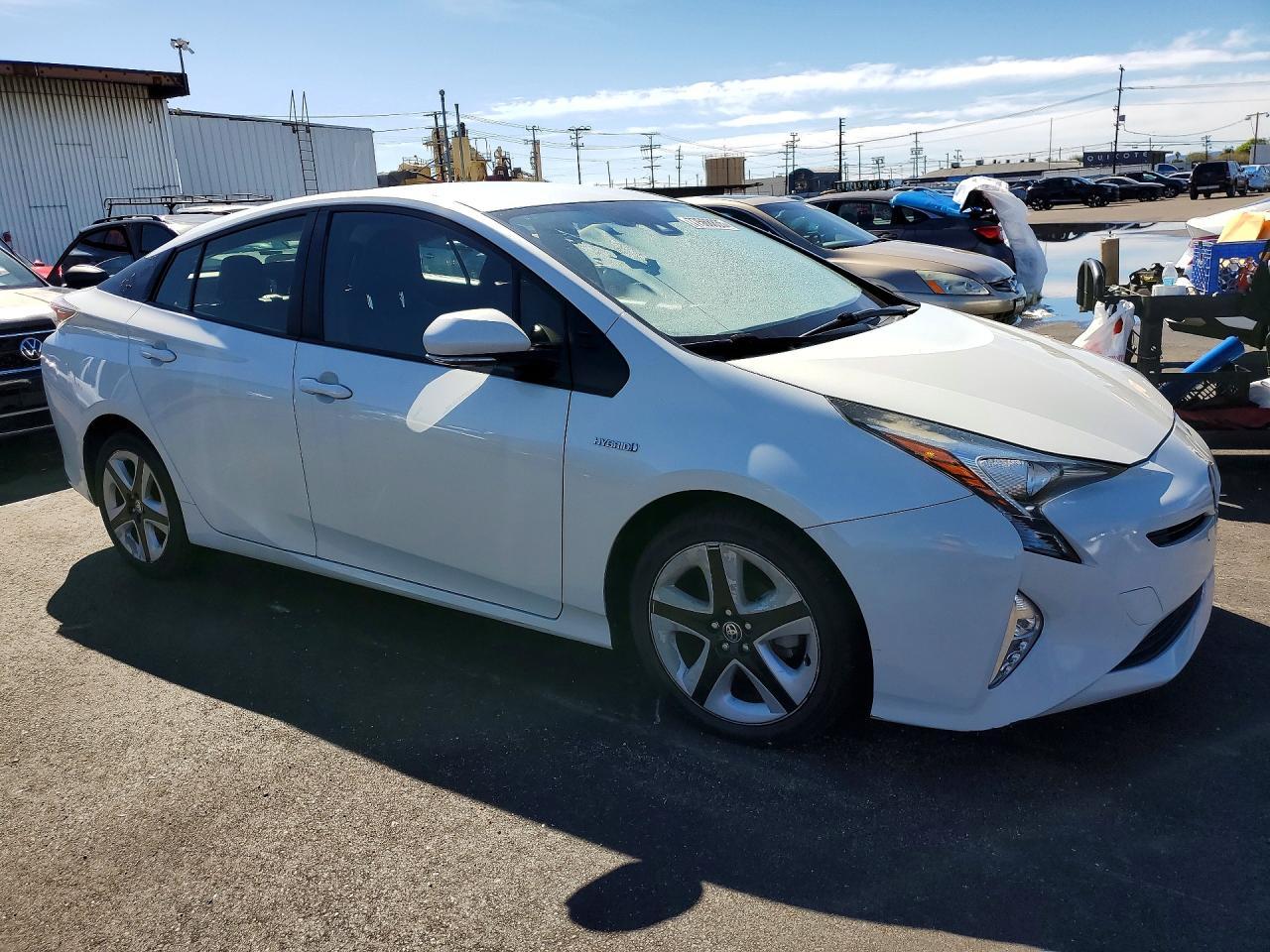 2016 TOYOTA PRIUS