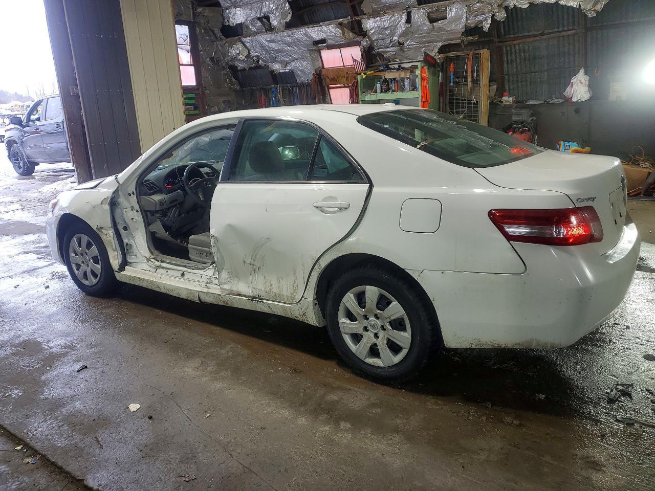 2011 TOYOTA CAMRY