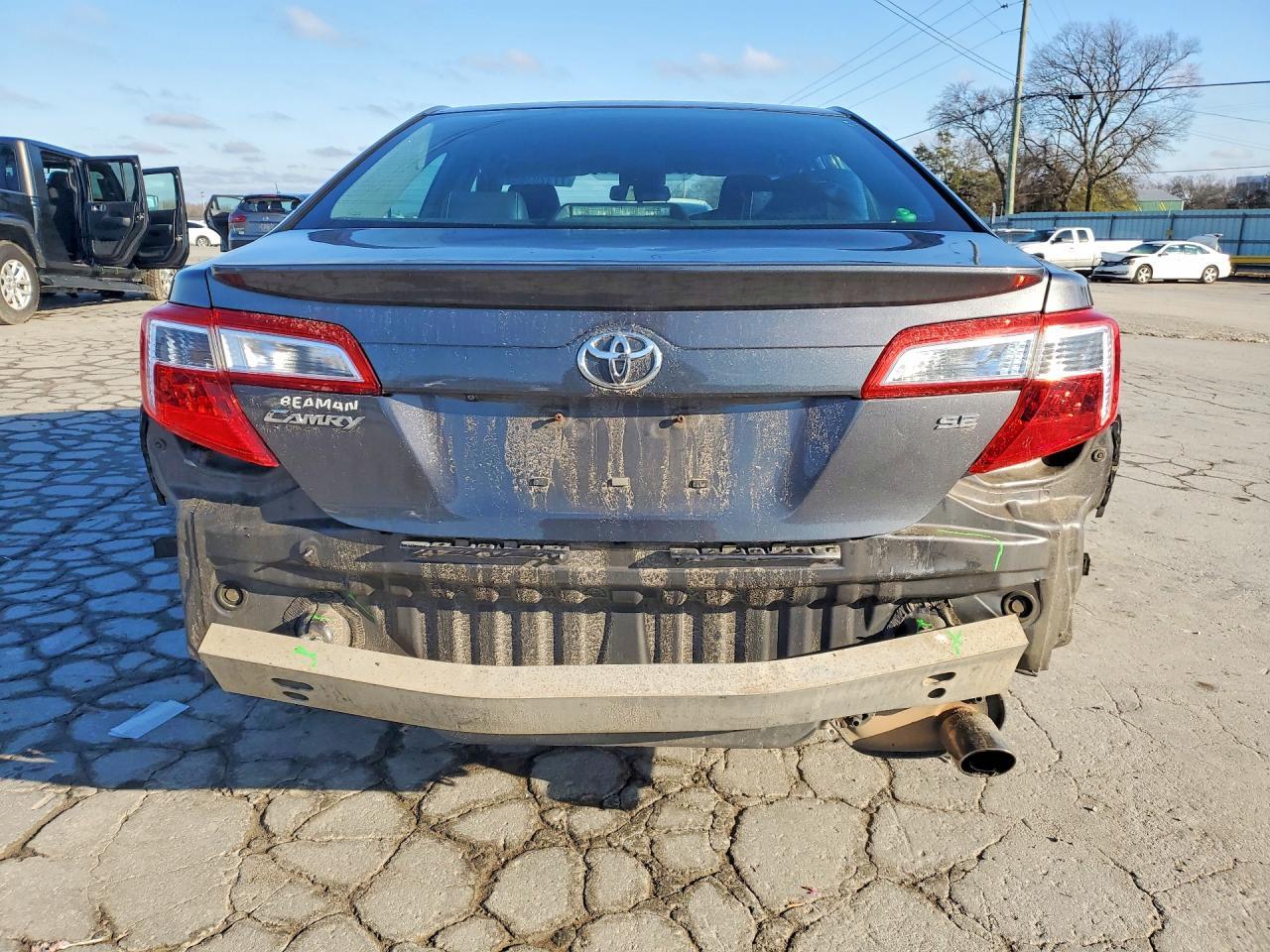 2014 TOYOTA CAMRY