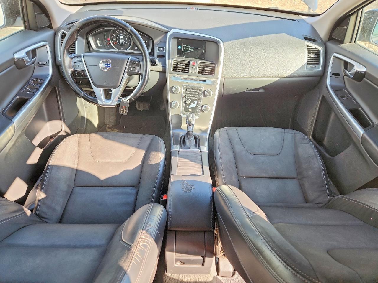 2015 VOLVO XC60