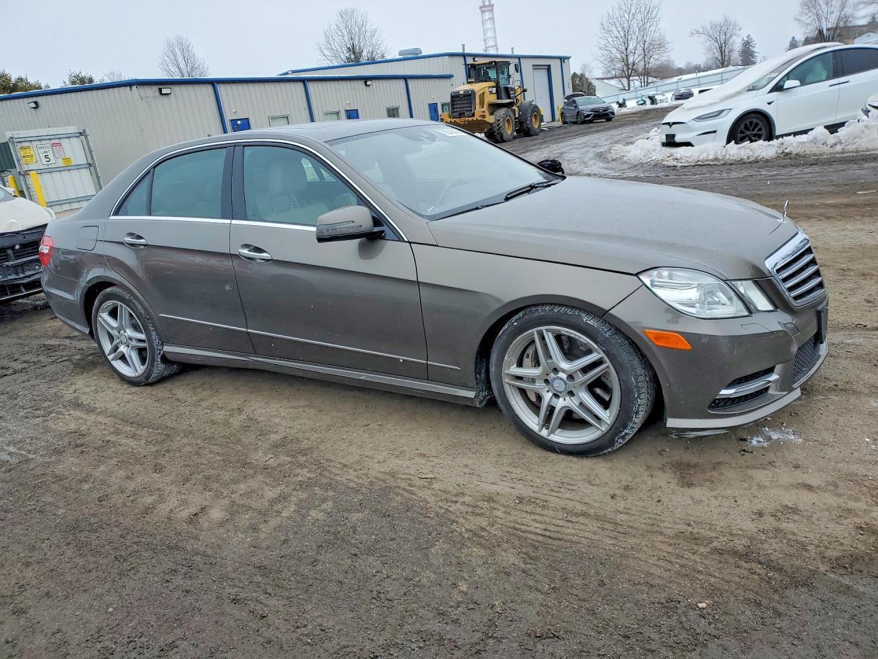 2013 MERCEDES-BENZ E-Class