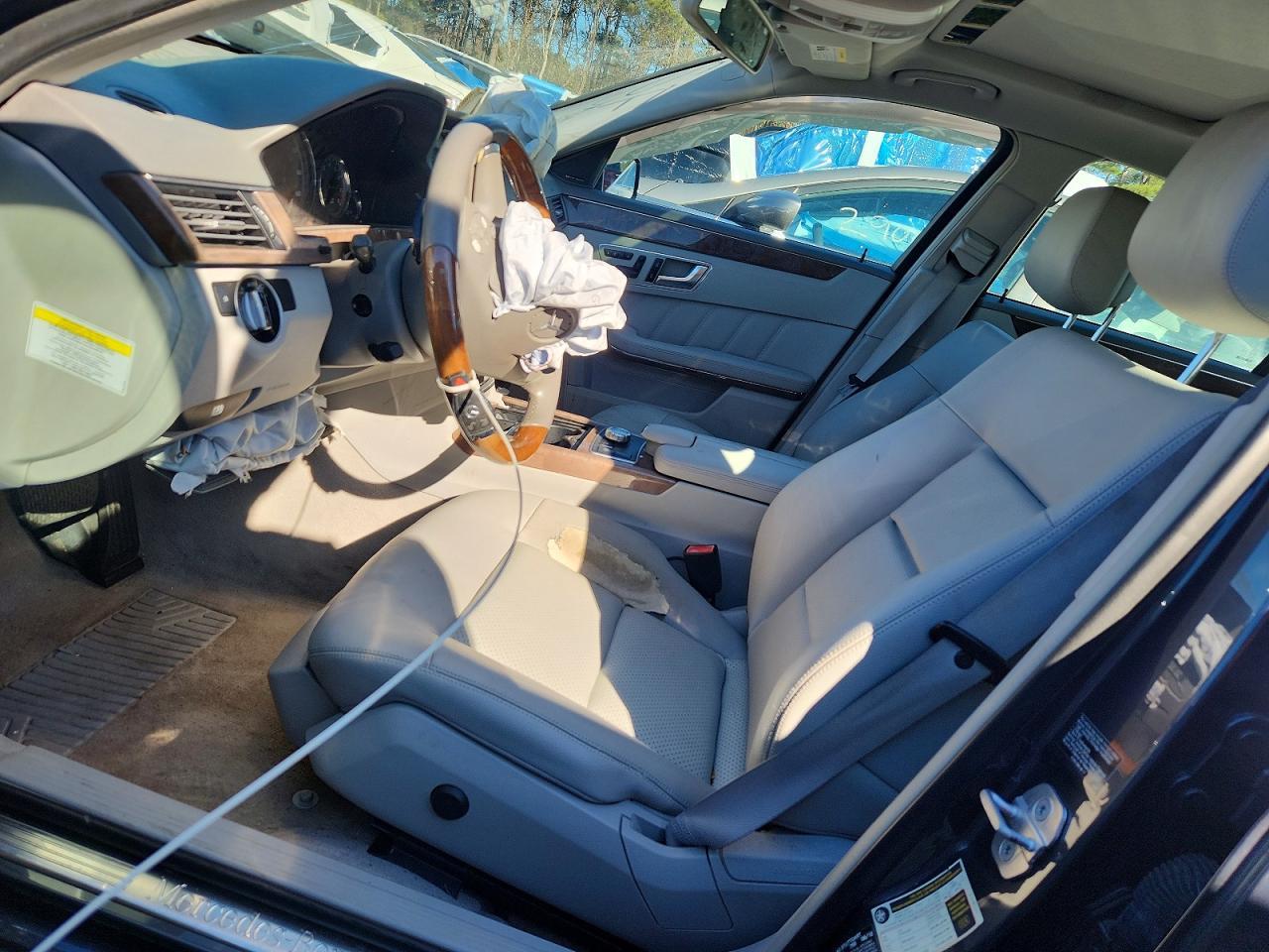 2013 MERCEDES-BENZ E-Class