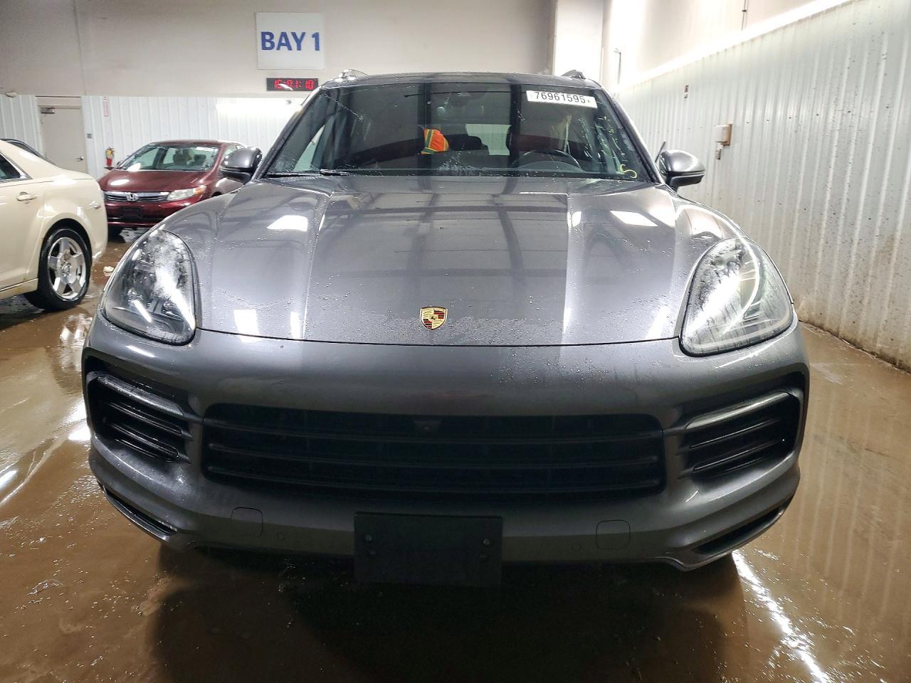 2020 PORSCHE CAYENNE