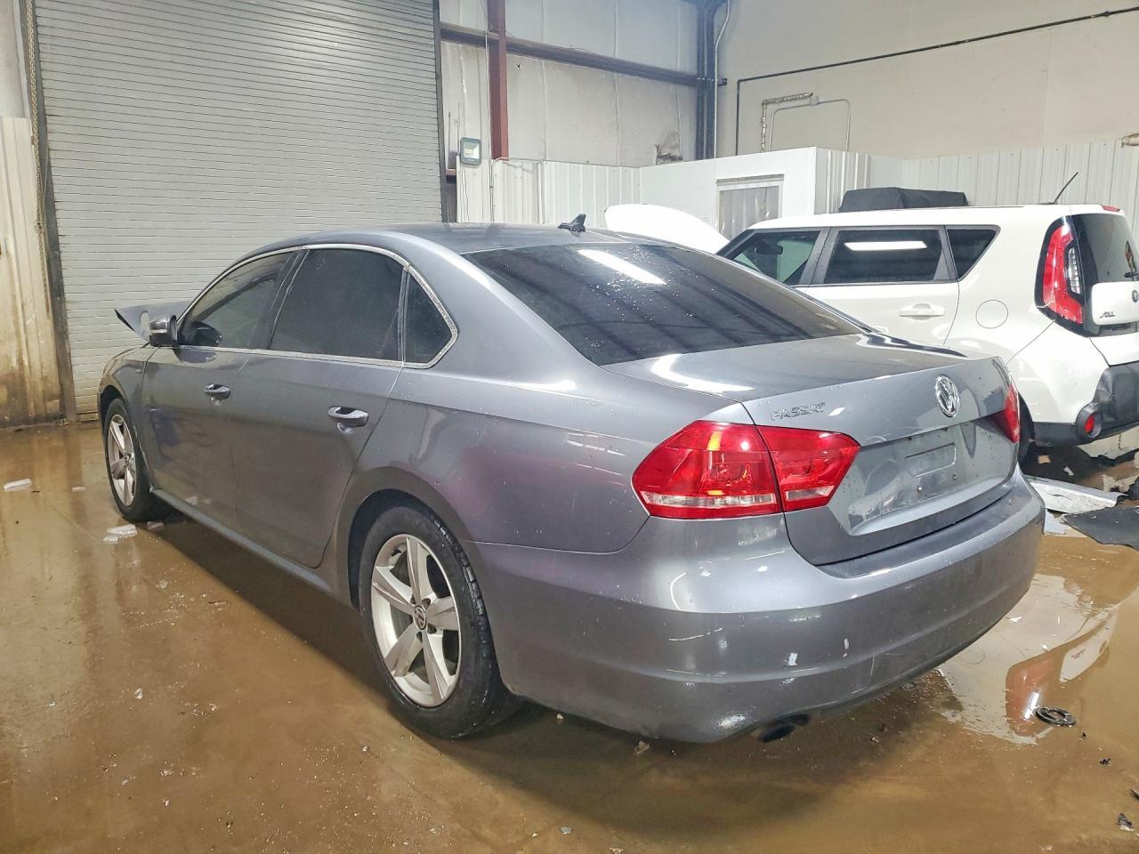 2015 VOLKSWAGEN Passat