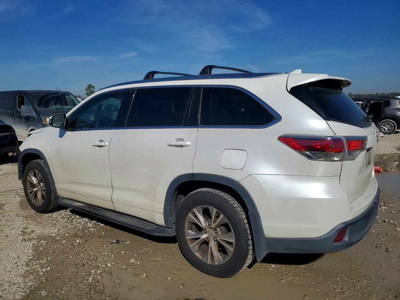 2015 TOYOTA HIGHLANDER