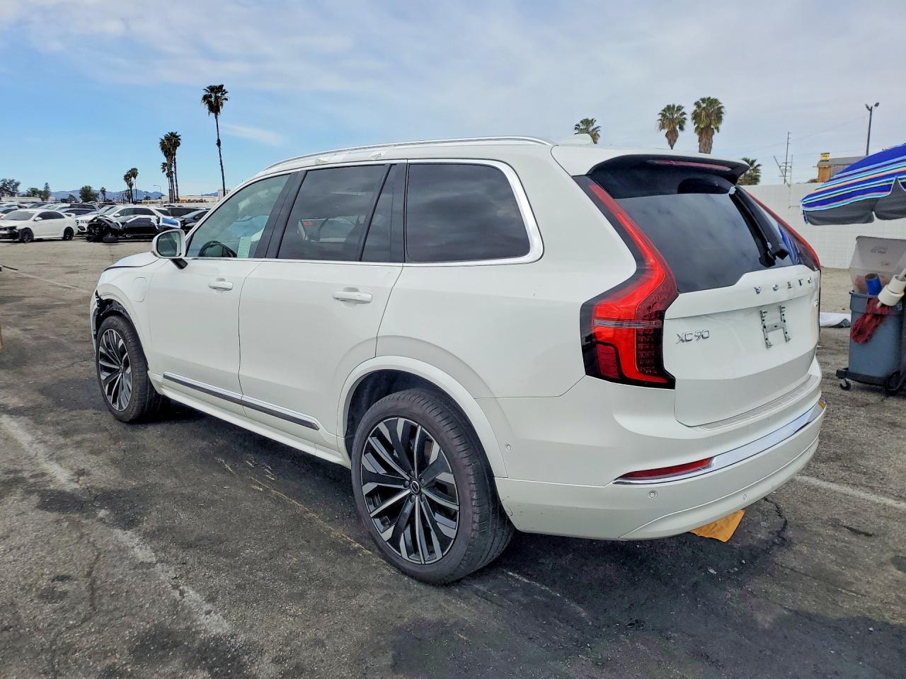 2025 VOLVO XC90