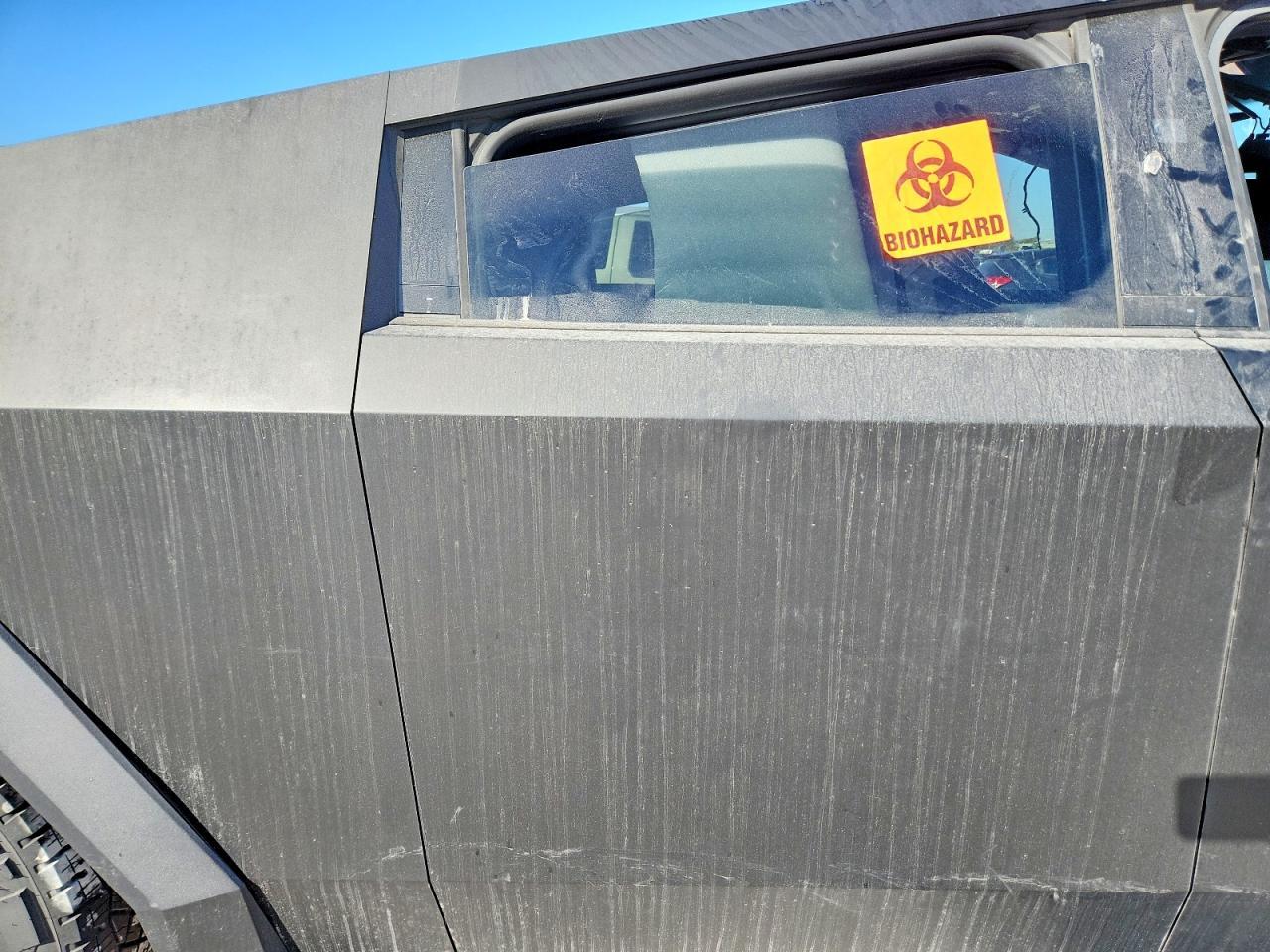 2024 TESLA Cybertruck