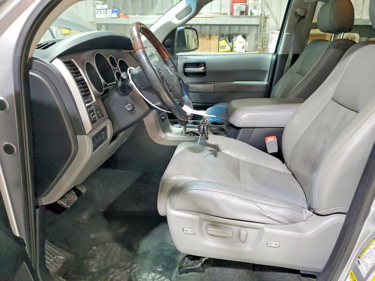 2012 TOYOTA Sequoia