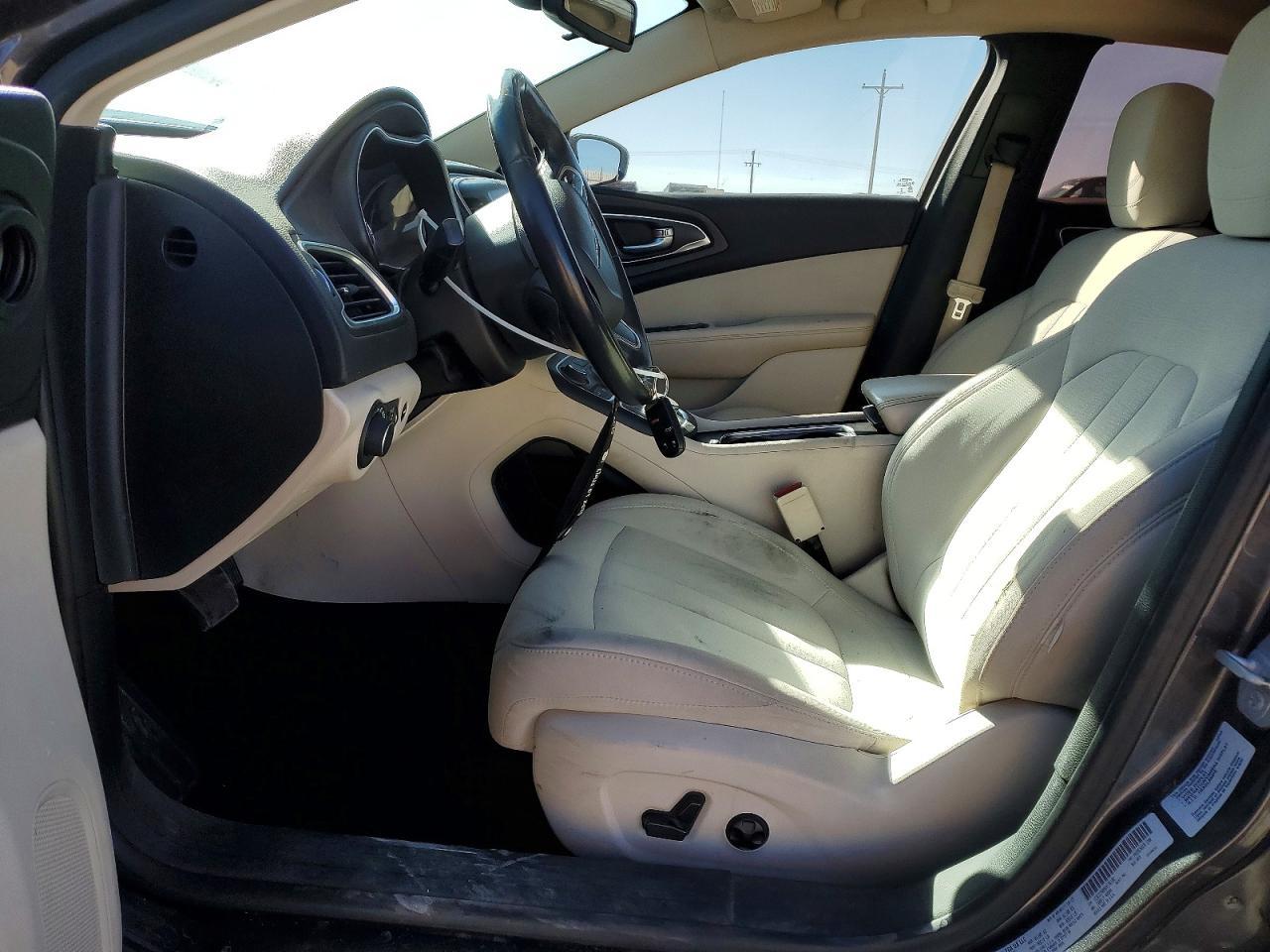 2016 CHRYSLER 200