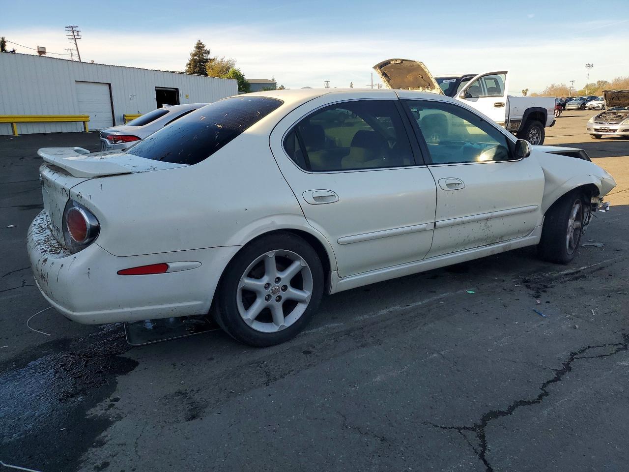 2003 NISSAN Maxima