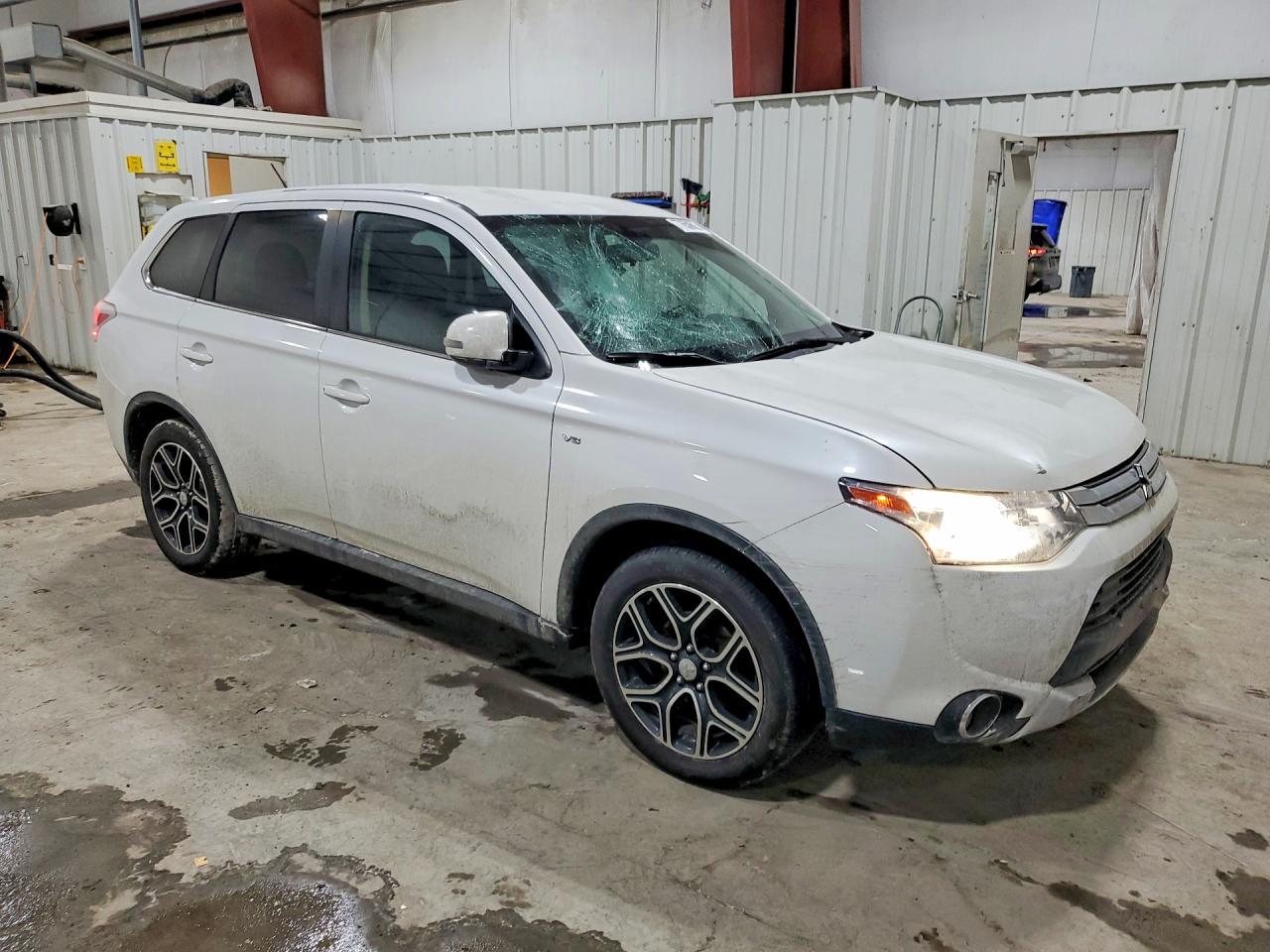 2015 MITSUBISHI outlander