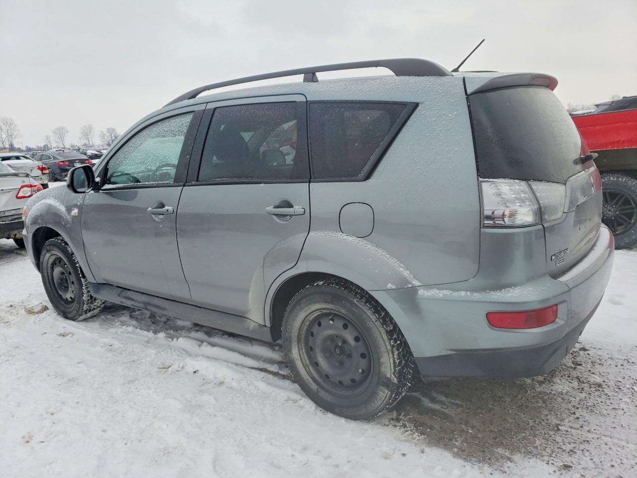 2013 MITSUBISHI outlander