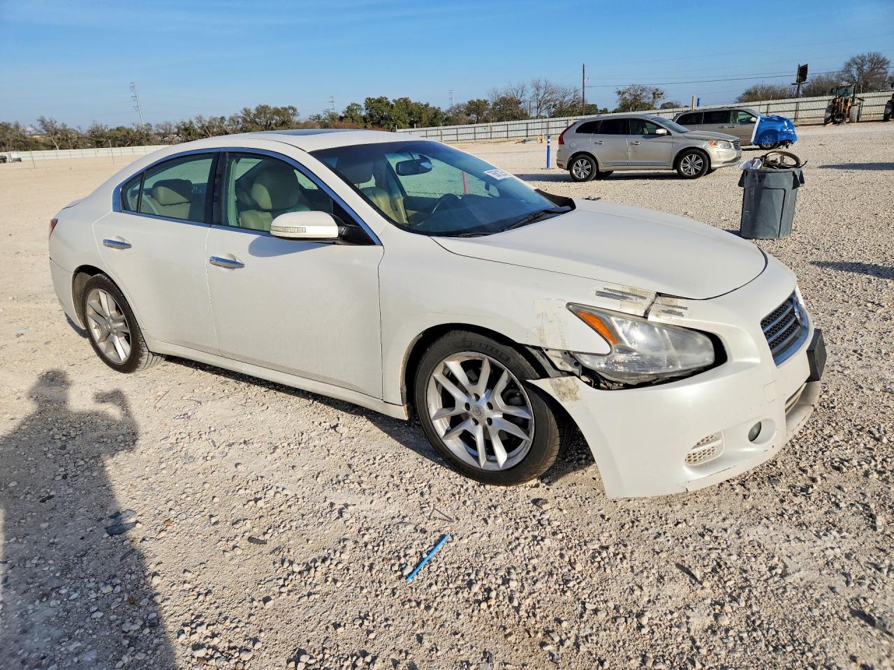 2010 NISSAN Maxima