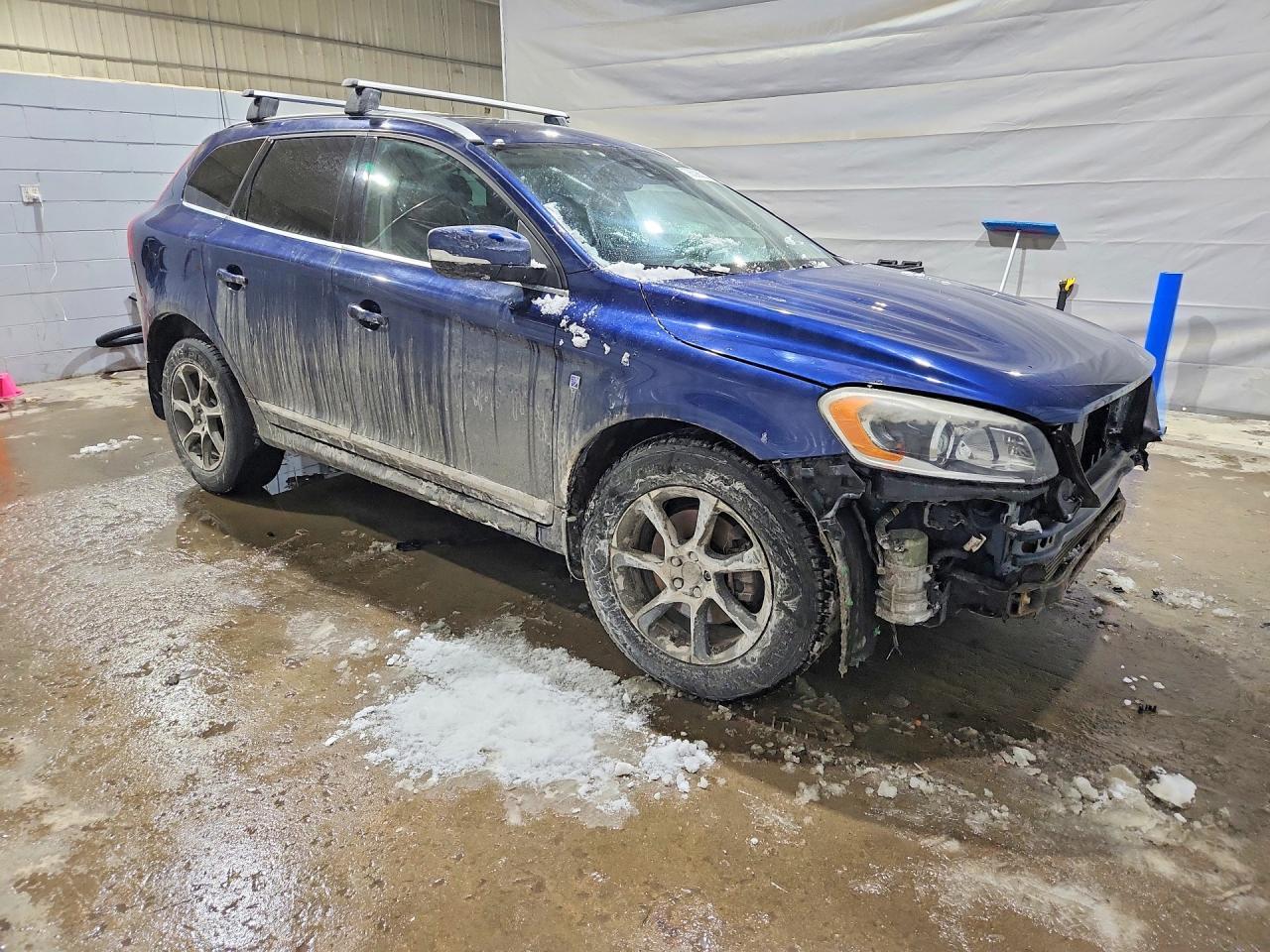 2015 VOLVO XC60