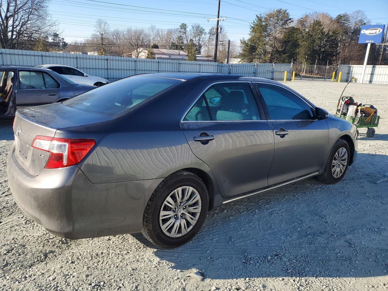 2014 TOYOTA CAMRY