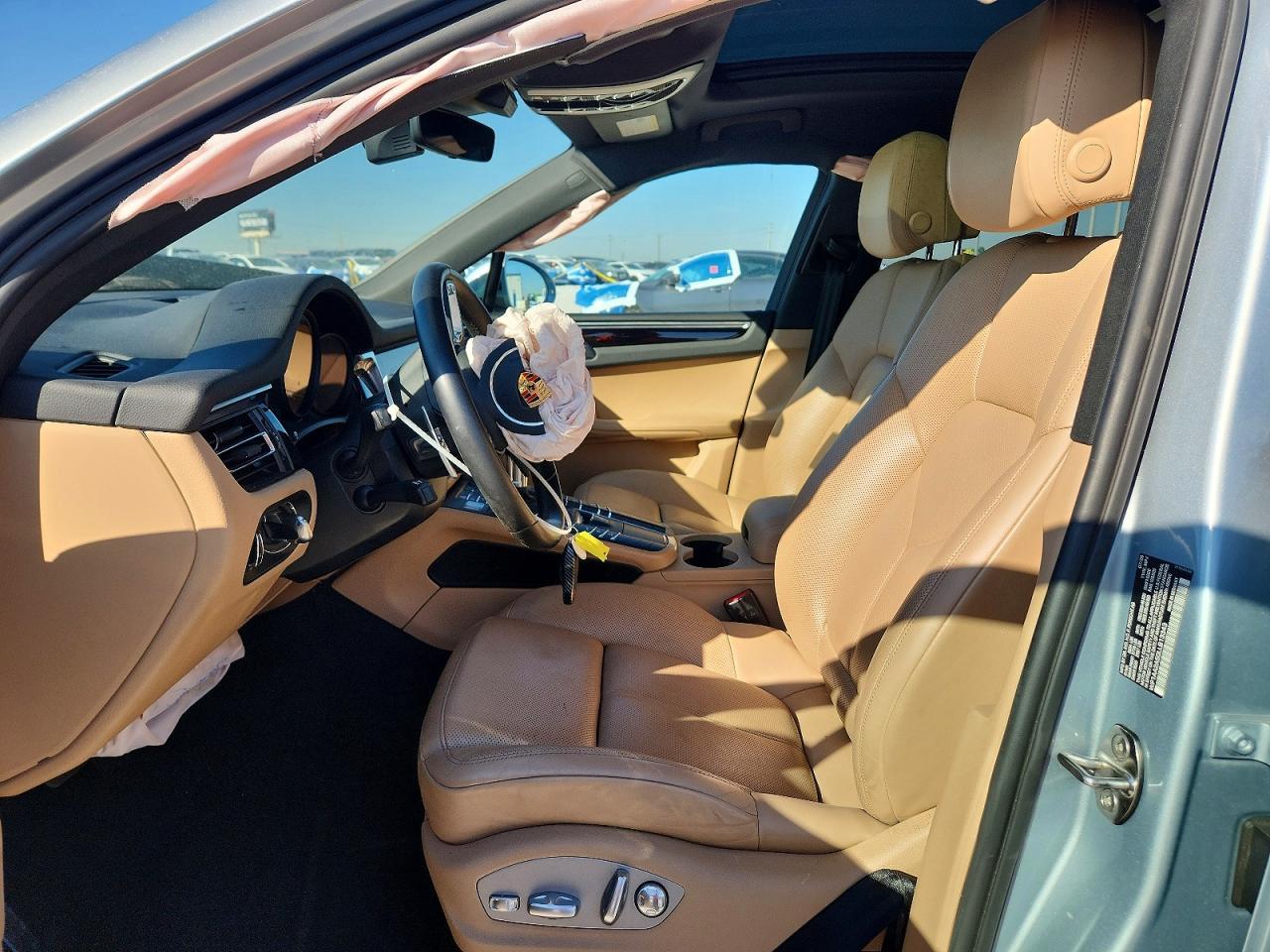 2020 PORSCHE Macan