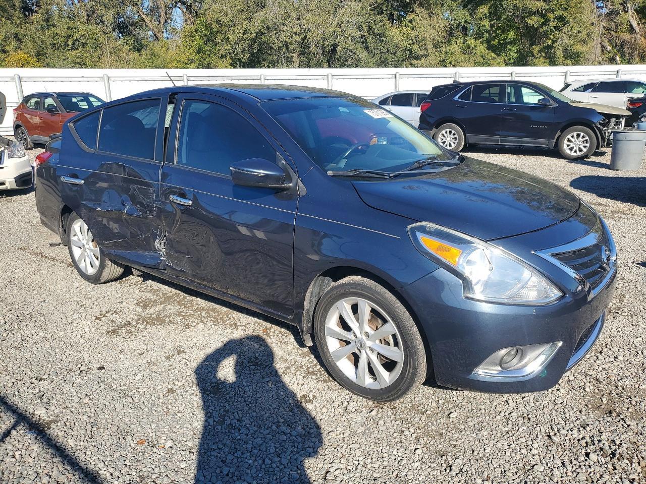 2017 NISSAN VERSA