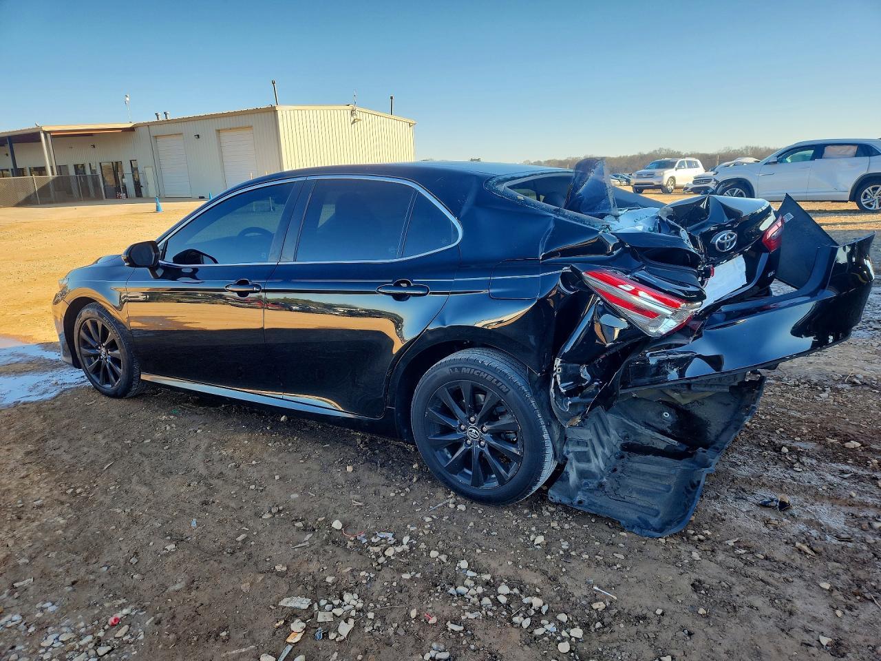 2018 TOYOTA CAMRY