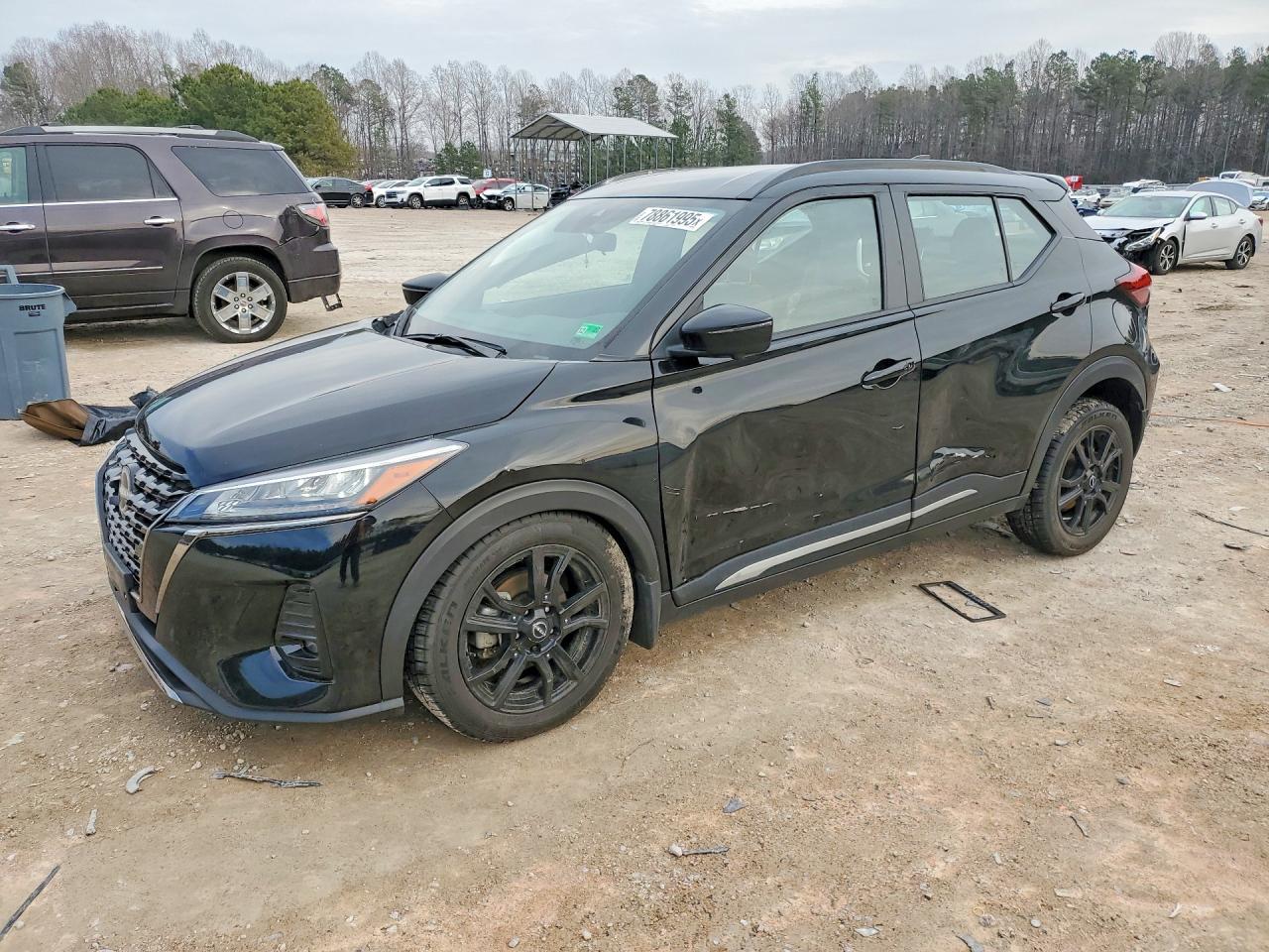 2024 NISSAN KICKS