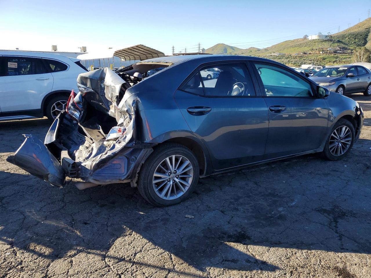 2015 TOYOTA COROLLA