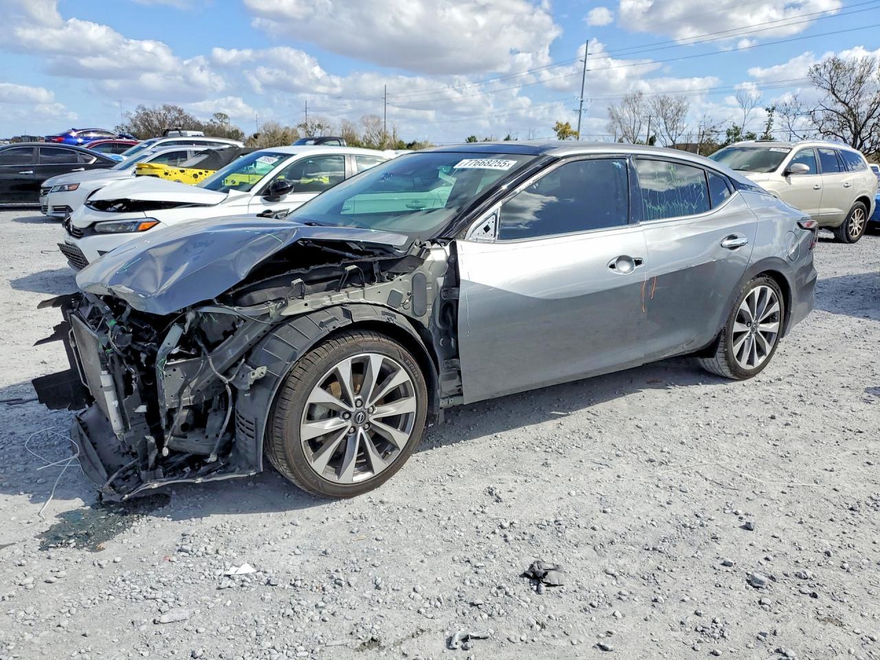 2023 NISSAN Maxima