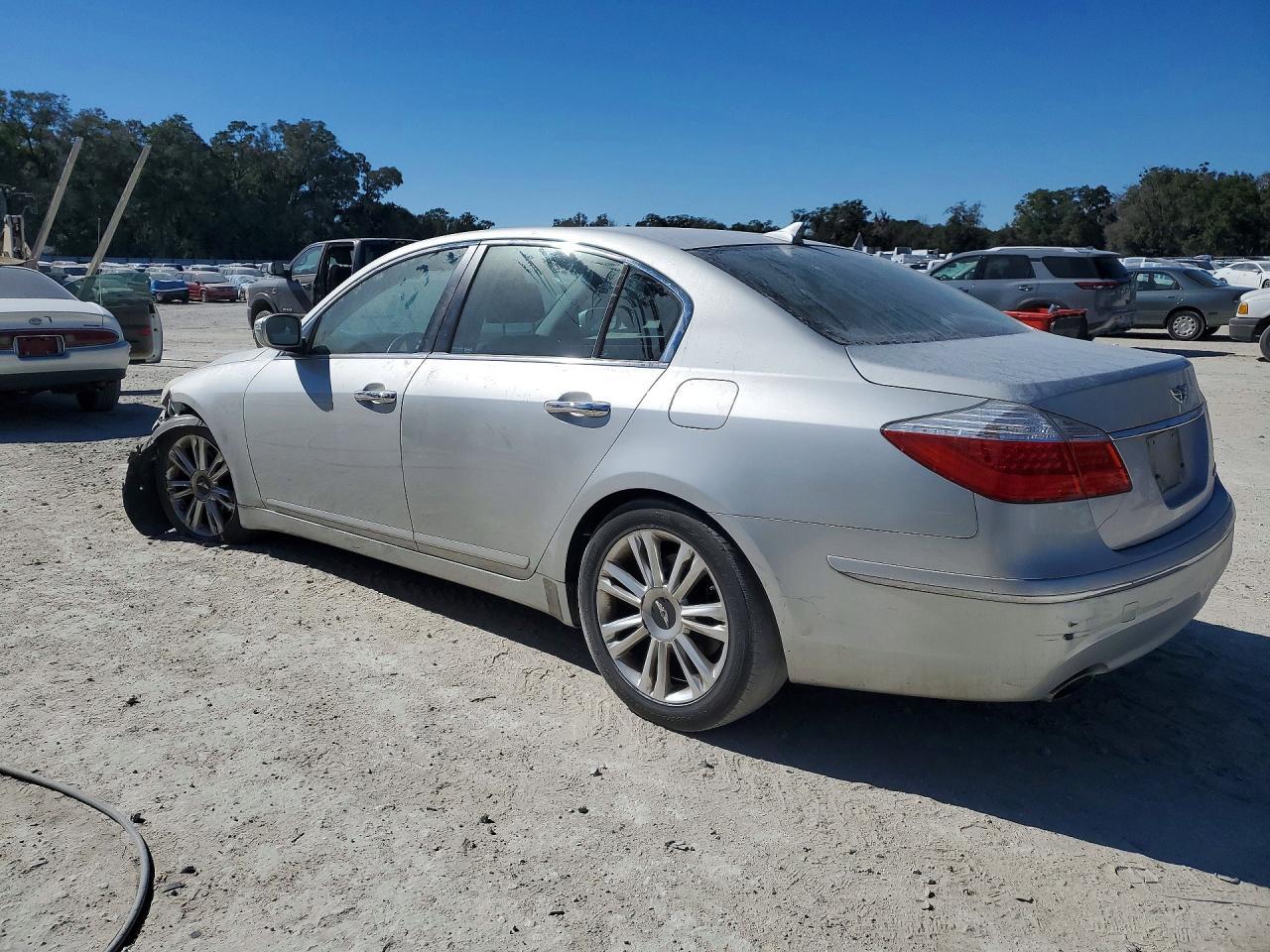 2011 HYUNDAI GENESIS