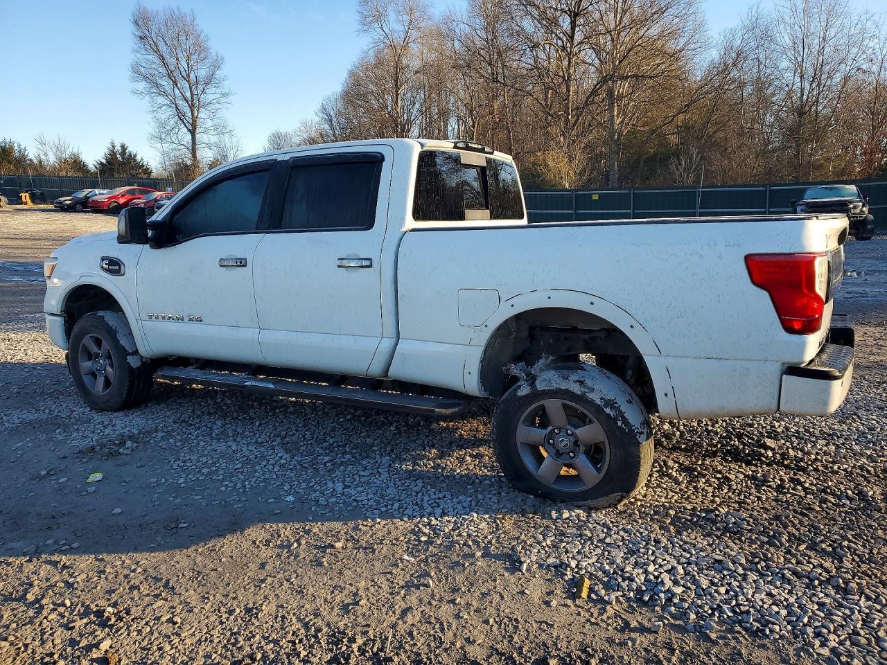 2017 NISSAN Titan