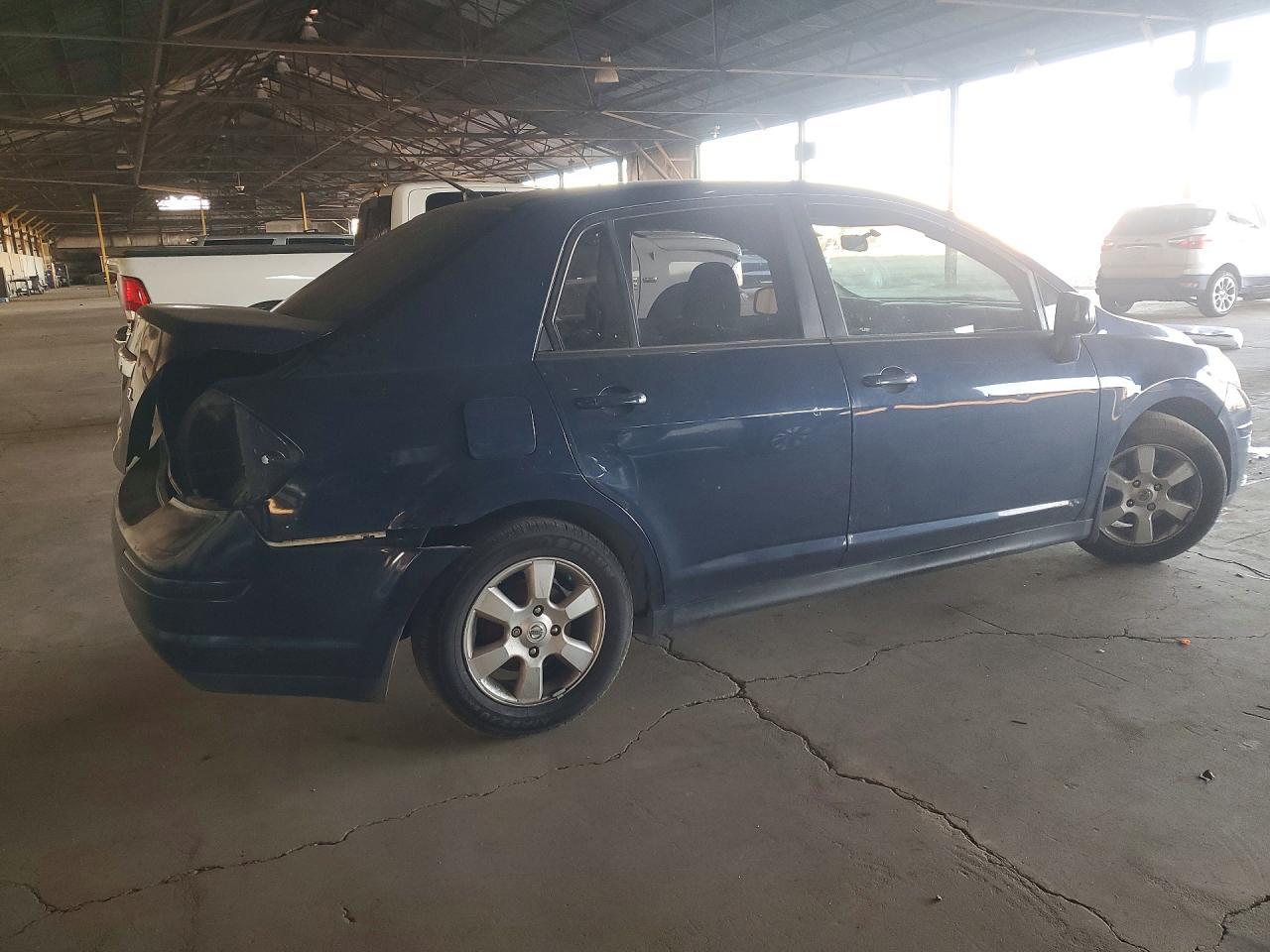2011 NISSAN VERSA