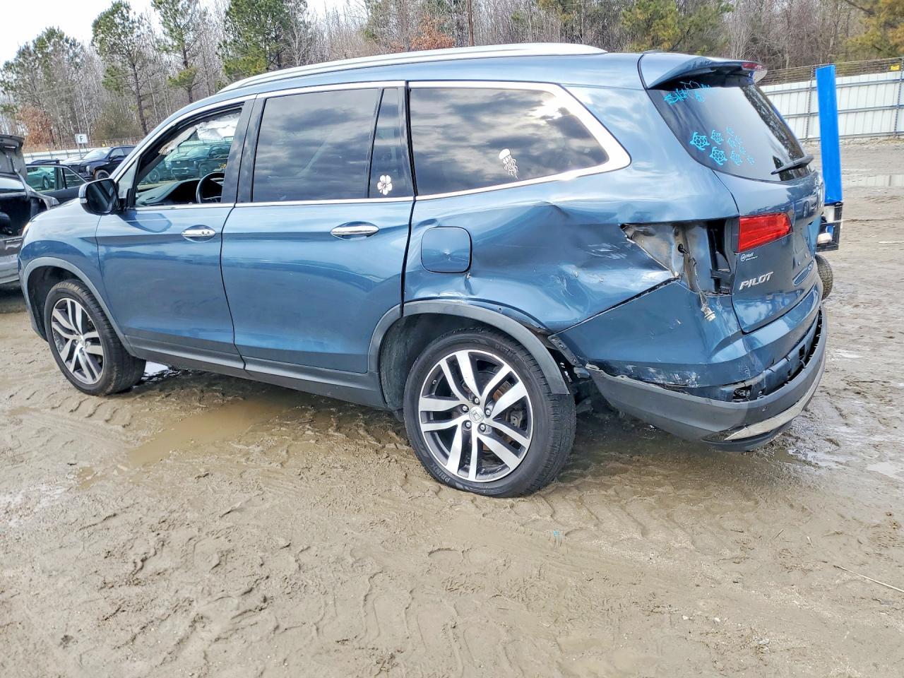 2017 HONDA PILOT