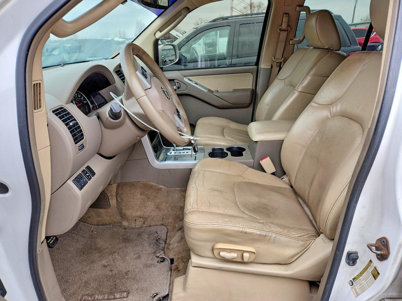 2011 NISSAN PATHFINDER