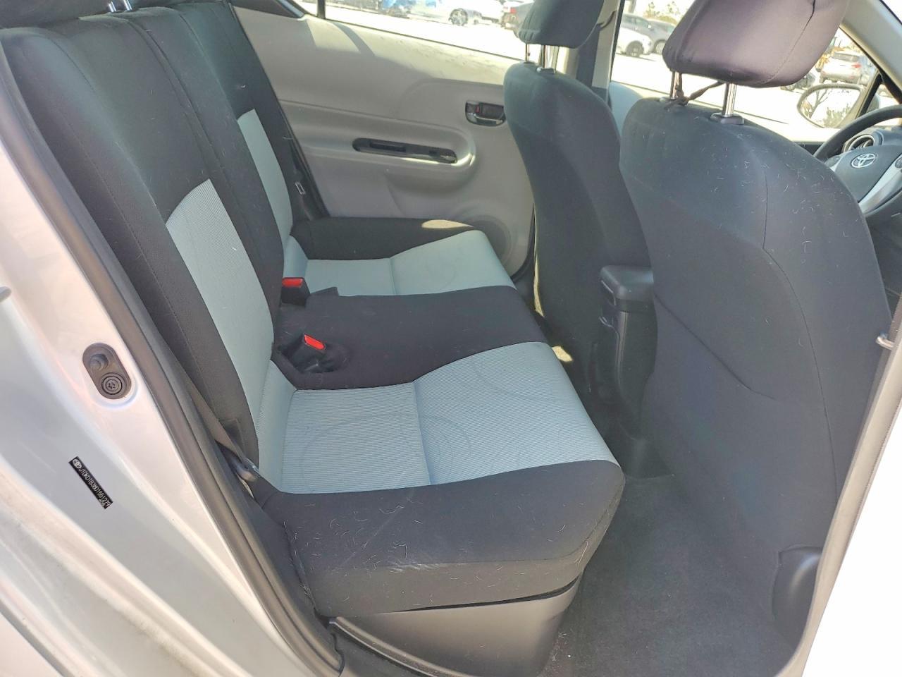 2013 TOYOTA Prius c