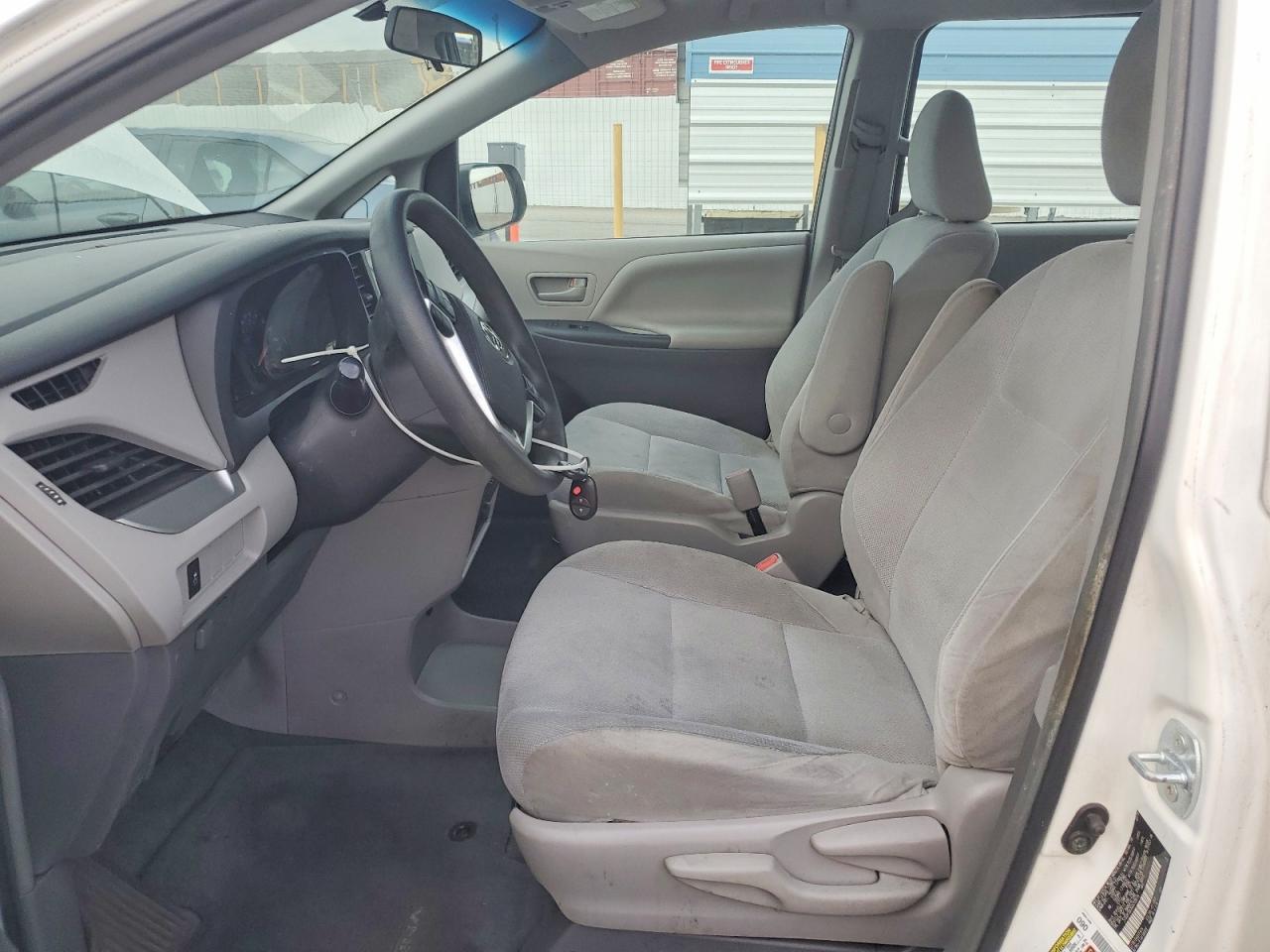 2016 TOYOTA SIENNA