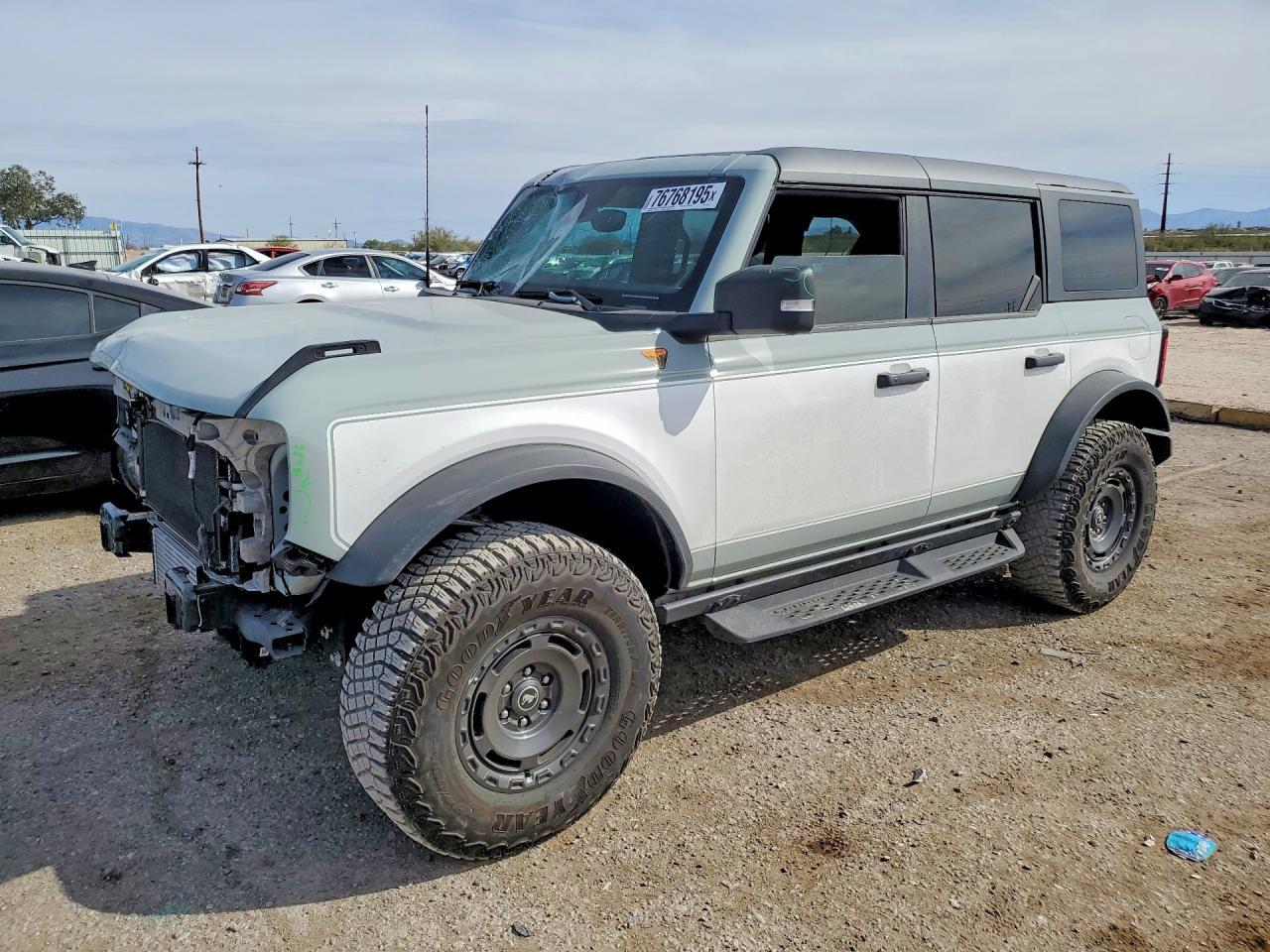2024 FORD Bronco