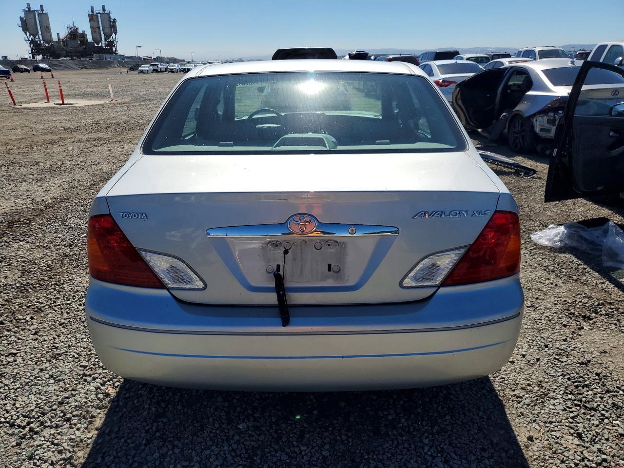 2000 TOYOTA Avalon