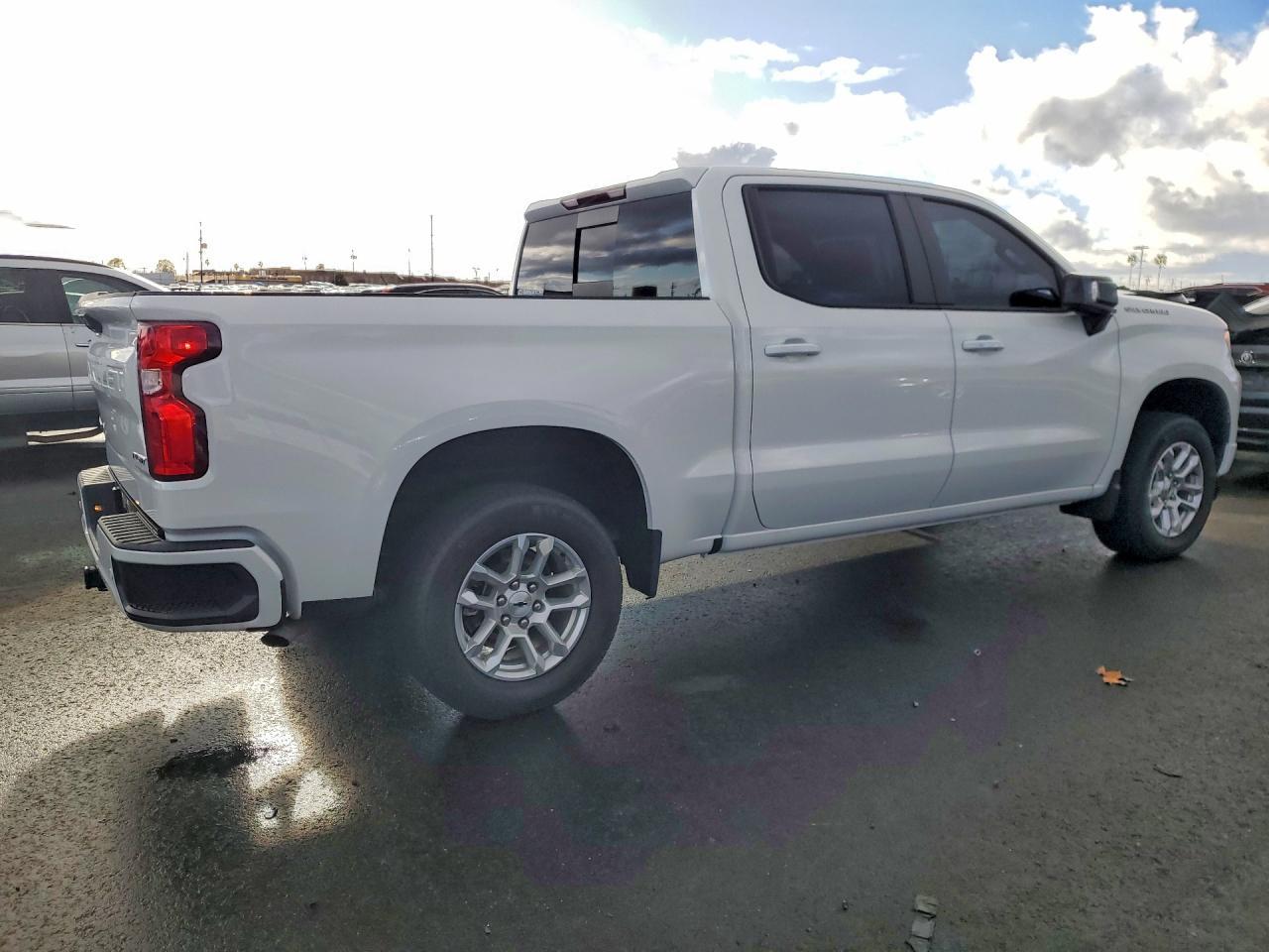2025 CHEVROLET Silverado