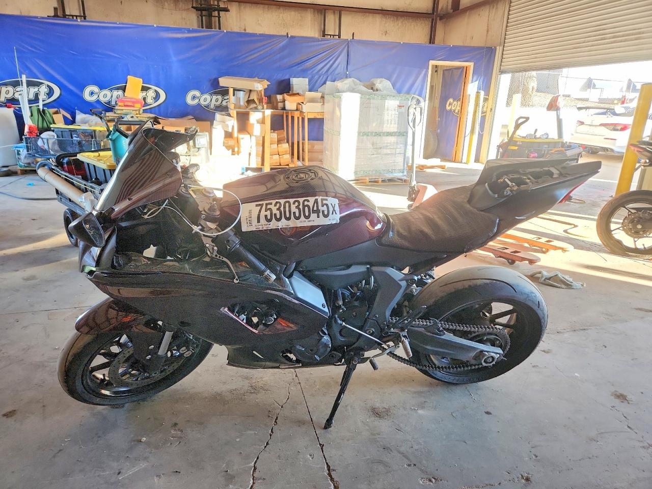 2024 YAMAHA YZFR7