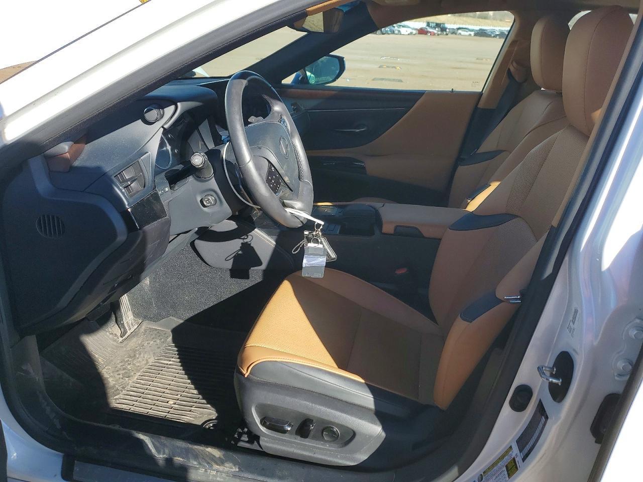 2022 LEXUS ES 250