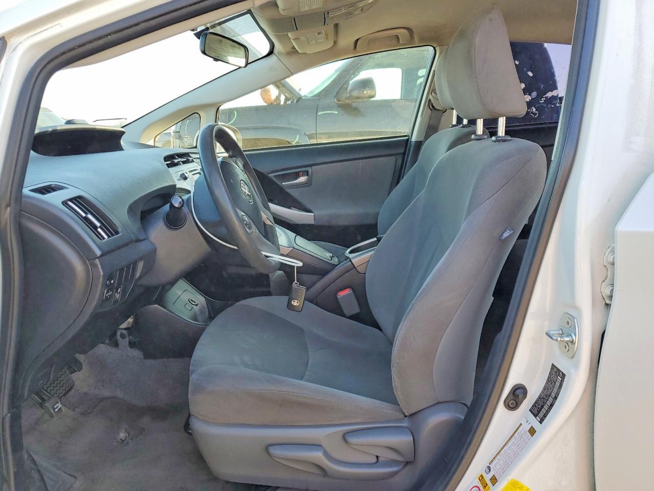 2015 TOYOTA PRIUS