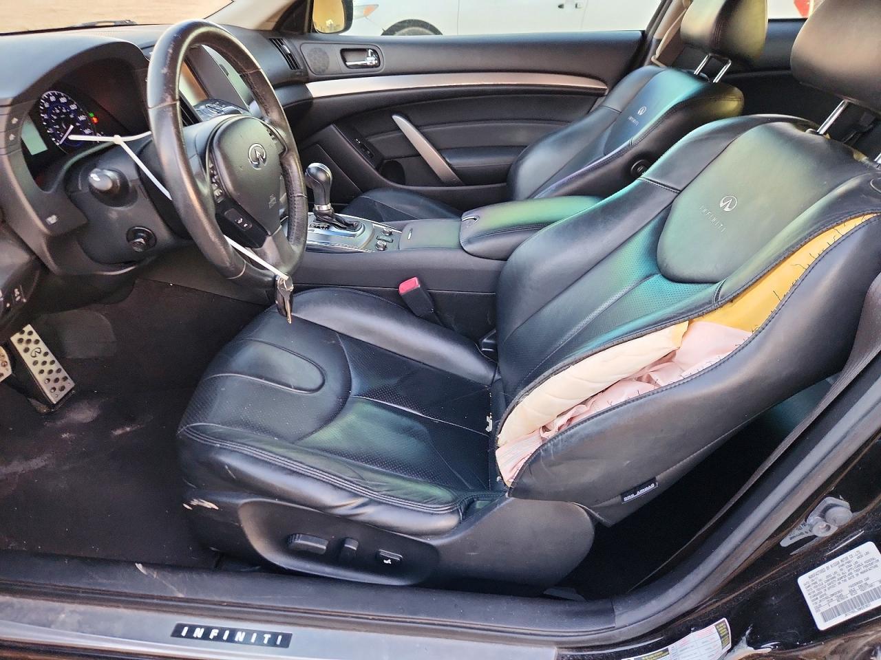 2011 INFINITI G37