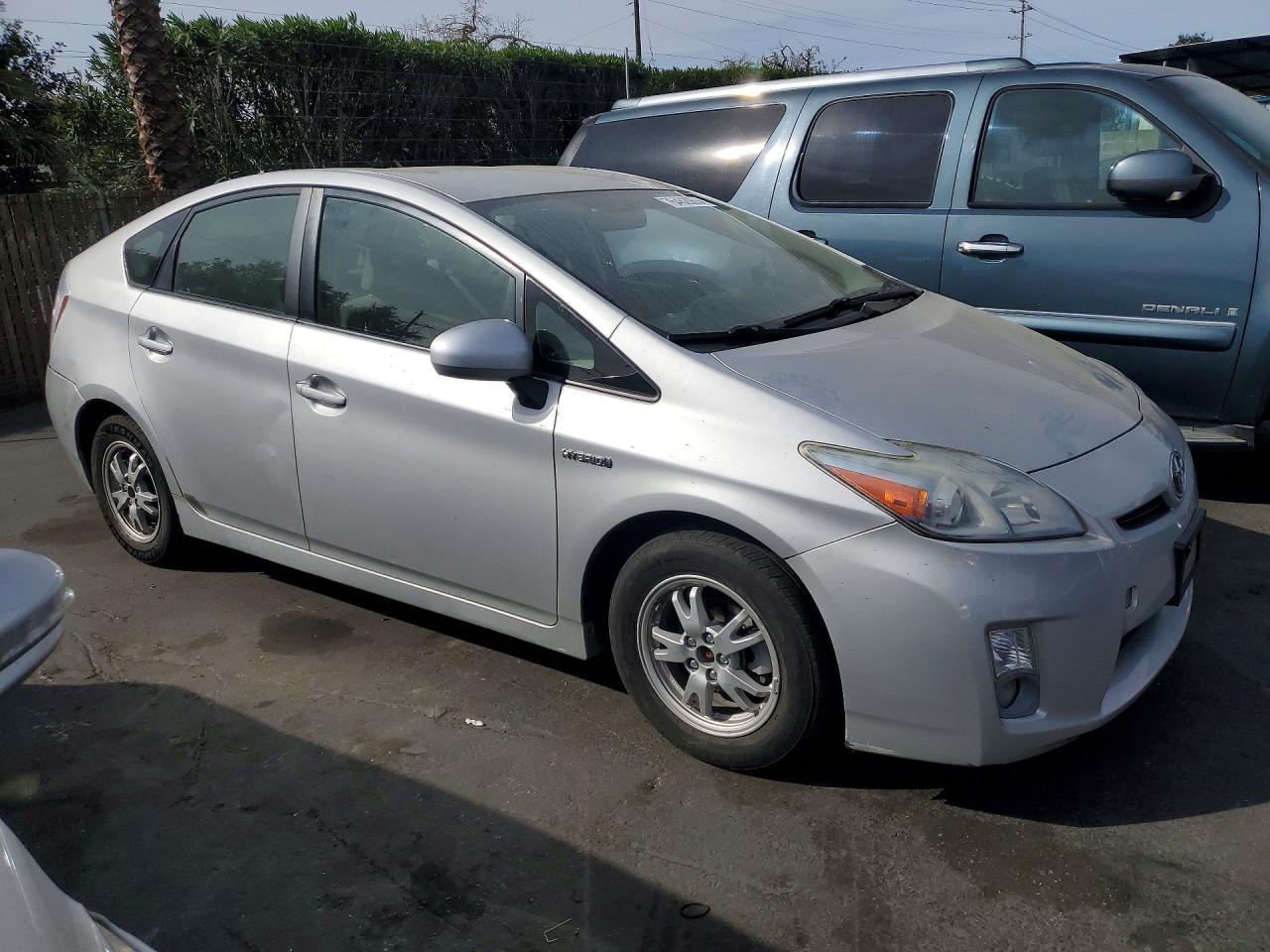 2011 TOYOTA PRIUS