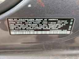 2017 VOLKSWAGEN Passat