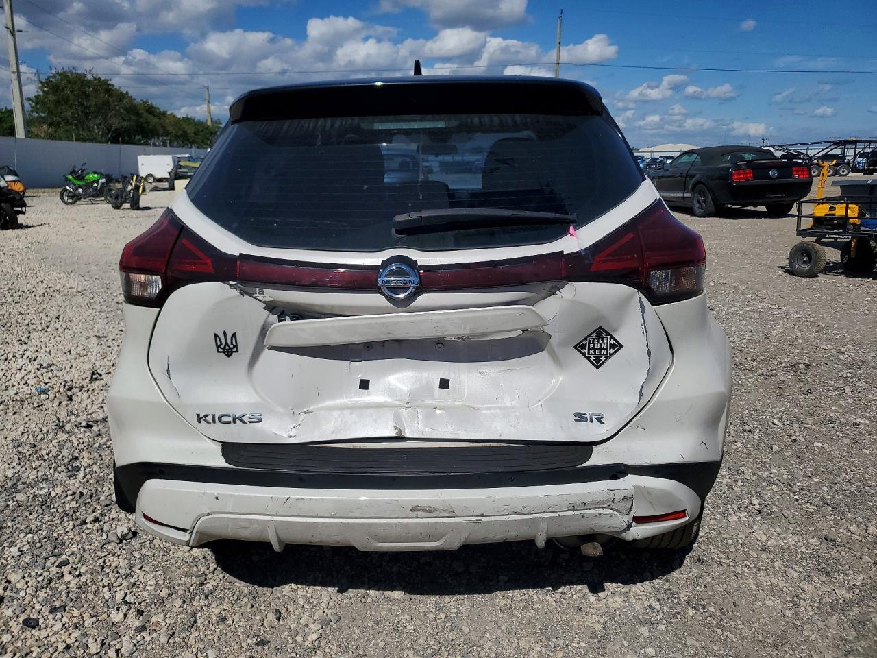 2021 NISSAN KICKS