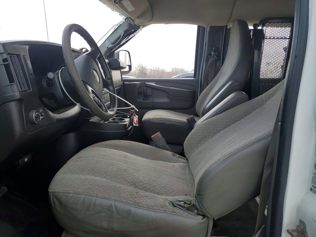 2013 GMC Savana