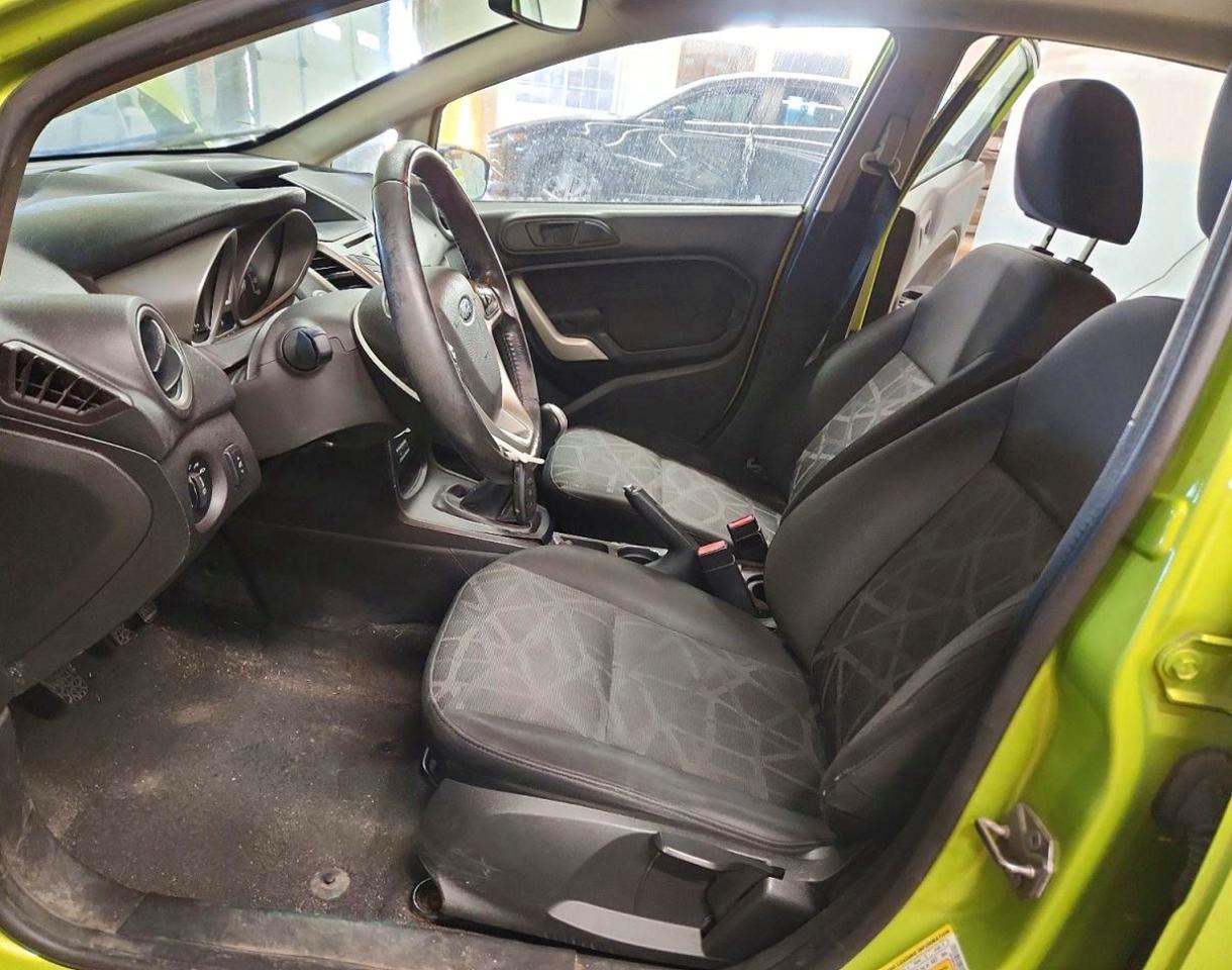 2011 FORD Fiesta