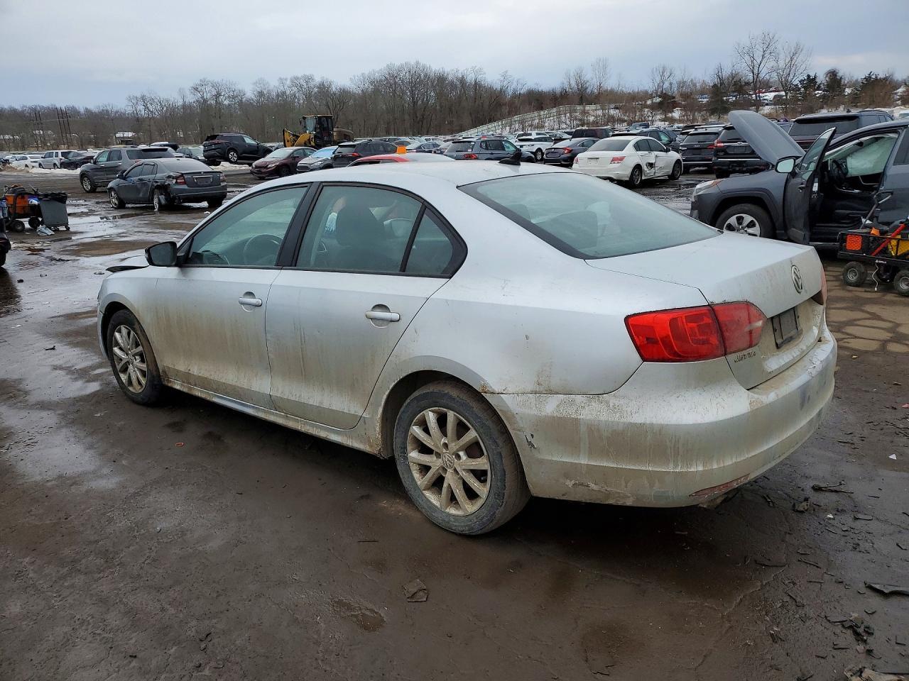 2011 VOLKSWAGEN JETTA