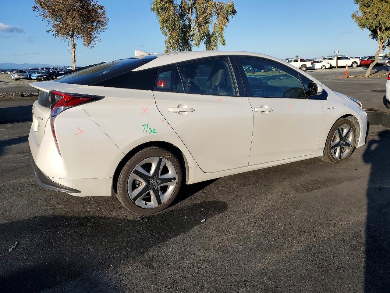 2016 TOYOTA PRIUS